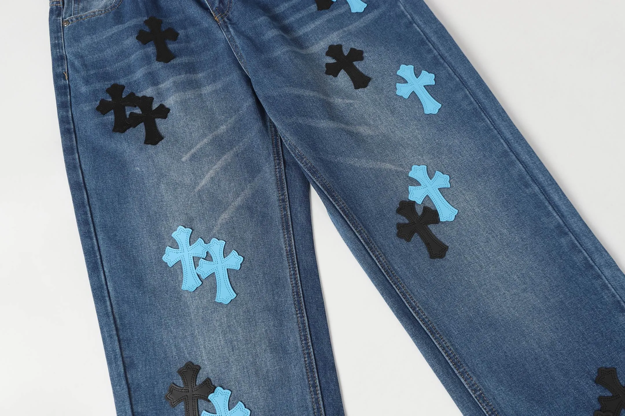 P270 Cross-border model, please do not place an order if you are pursuing quality - Chrome Hearts/Chrome Hearts Cross ✝️ Inlaid embroidered washed jeans, trousers and casual pants - High weight, high density and high quality. The wool is soft, delicate and skin-friendly. It feels soft and silky. It has excellent warmth and skin-friendly properties - Custom-woven and dyed, no color difference. No matter the fabric or workmanship details, it beats the ordinary version on the market - Hardware zipper accessories are all customized, full of details -Colour: washed blue -Size: 28 30 32 34 36